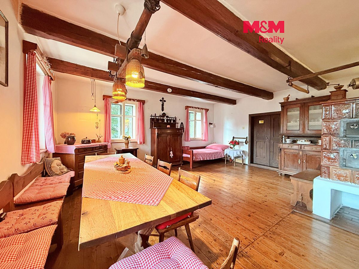 Prodej rodinného domu 265 m², pozemek 3631 m²